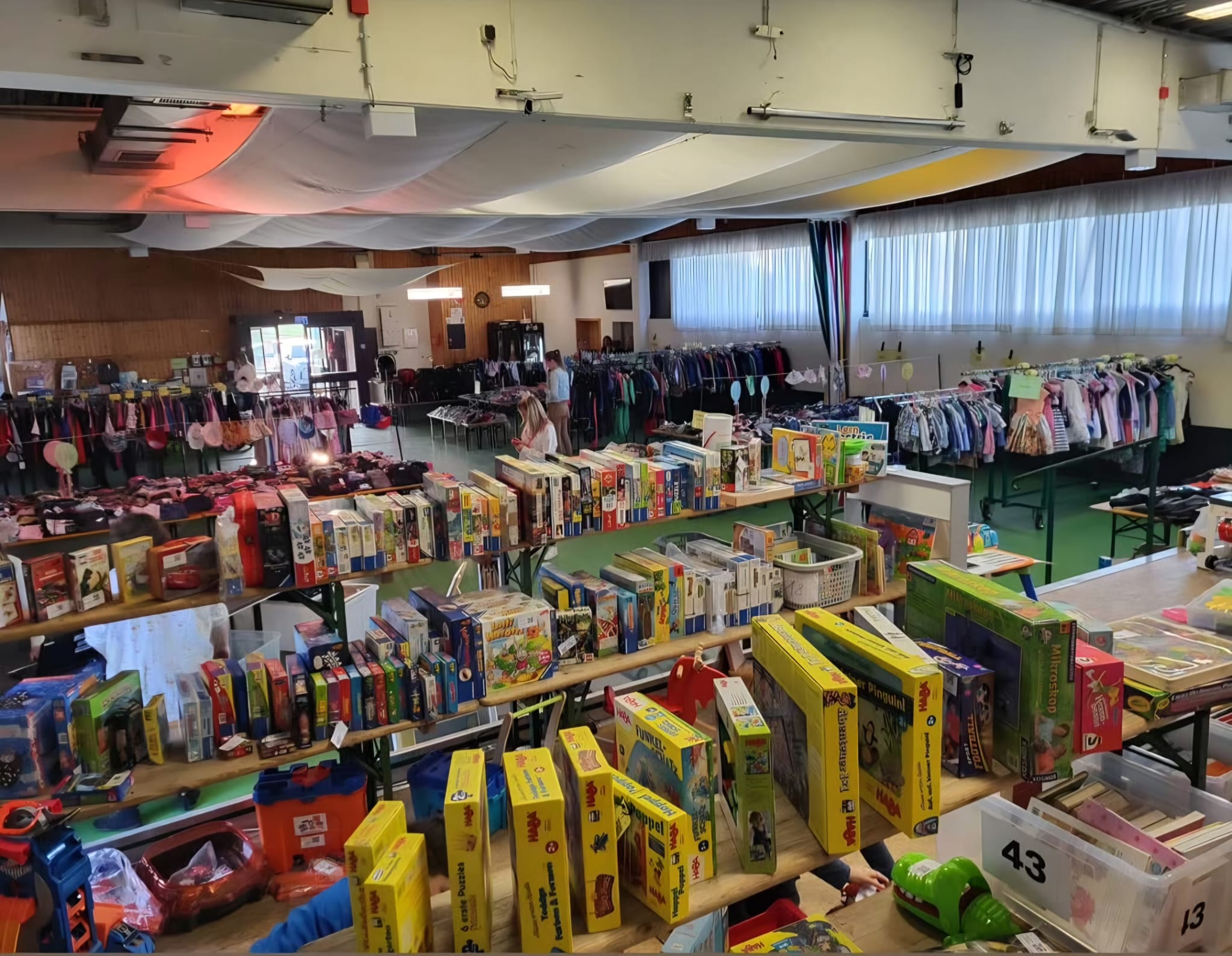 Spielzeug und Kinderartikel beim Markt